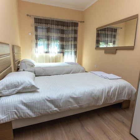 Apartmani Bulevar Cetinje Exterior foto