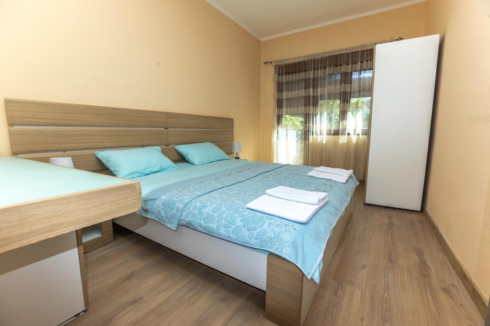 Apartmani Bulevar Cetinje Exterior foto